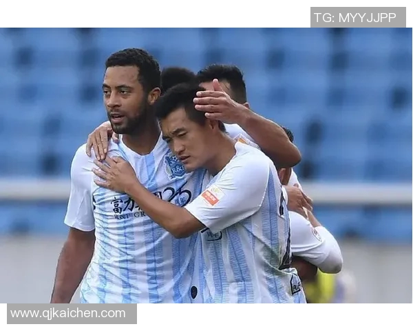 富力球迷与国安球迷的激情对决谁能在绿茵场上笑到最后