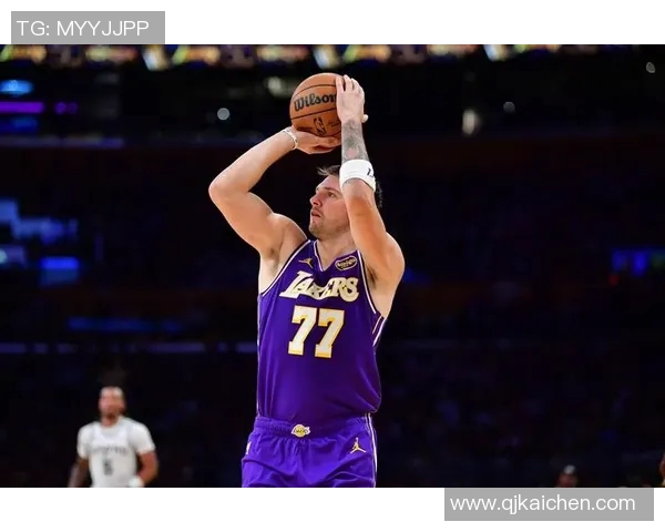 湖人对决鹈鹕精彩回顾11月1日比赛亮点与数据分析 湖人对决鹈鹕精彩回顾11月1日比赛亮点与数据分析