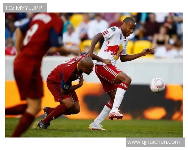 电竞足球对抗赛精彩比分解析与战术分析全方位解读