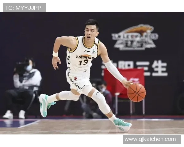 郭艾伦带领中国男篮再创辉煌展现篮球魅力与团队精神的完美结合 郭艾伦带领中国男篮再创辉煌展现篮球魅力与团队精神的完美结合