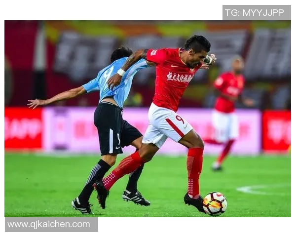 恒大与华夏幸福激战正酣现场直击精彩瞬间回顾与分析 恒大与华夏幸福激战正酣现场直击精彩瞬间回顾与分析