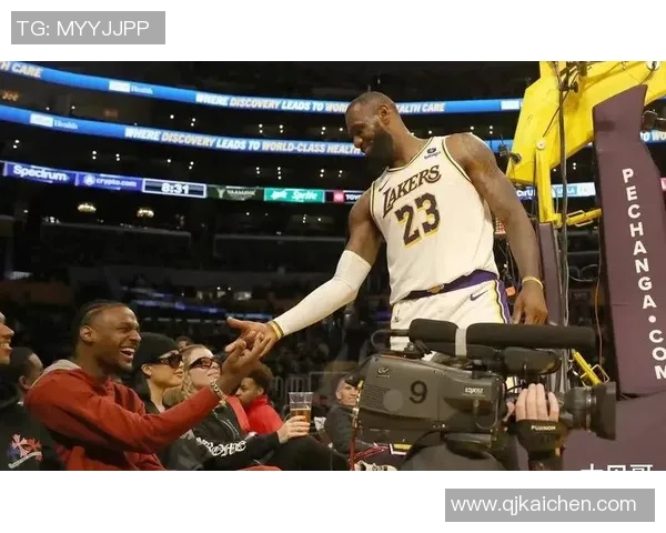 湖人对火箭比赛中篮板争夺战的精彩瞬间与数据分析