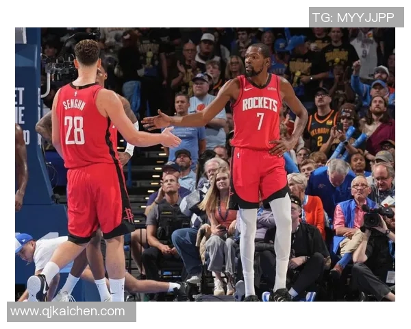 火箭队挑战湖人浓眉大眼争夺季后赛席位的关键战役分析